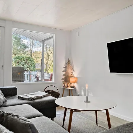 3 Bedroom Pet Friendly In