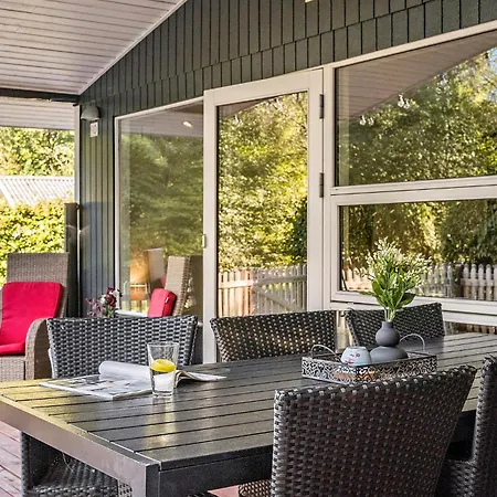Дом отдыха 3 Bedroom Pet Friendly In *