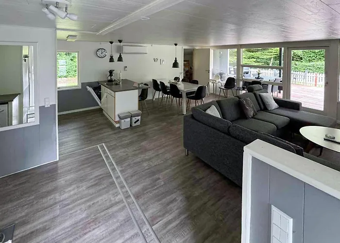 بيت للعطل 3 Bedroom Pet Friendly In *